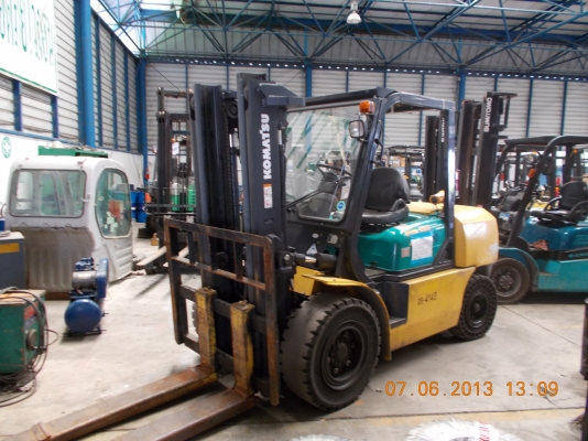 ขายฟอร์คลิฟต์KOMATSU FG45T-7  ขนาด 4.5 ตัน   นำเข้าจากญี่ปุ่น ไม่เคยใช้งานในไทยแน่นอนค่ะ สภาพดี แบตดี สนใจติดต่อเจี๊ยบได้ค่ะ โทร 087-3310254 ค่ะ