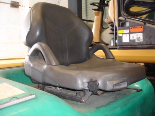 ขายฟอร์คลิฟต์ KOMATSU FG50-7 ขนาด 5 ตัน   นำเข้าจากญี่ปุ่น ไม่เคยใช้งานในไทยแน่นอนค่ะ สภาพดี แบตดี สนใจติดต่อเจี๊ยบได้ค่ะ โทร 087-3310254 ค่ะ