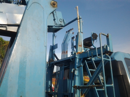 ขาย รถหกล้อ ติดตั้งเครนเจาะดิน