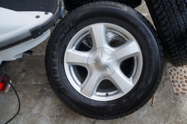 ขายล้อแม็กซ์ Isuzu 17" พร้อมยาง Bridgestone Dueler 255/65R17 ขายล้อแม็กซ์ Isuzu 17" พร้อมยาง Bridgestone Dueler 255/65R17