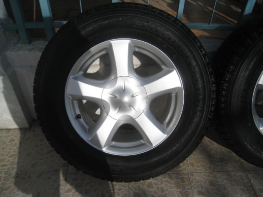 ขายล้อแม็ก All New Isuzu d-max 17"x7" et33 6รู139 +ยางปี 1513 ครับ  (081-3747940)