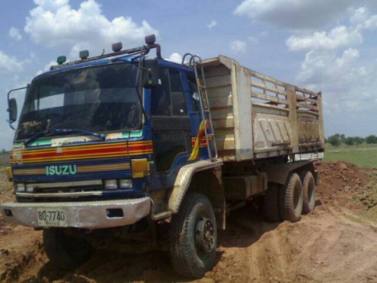 ขาย 10ล้อ2เพลาดั๊ม ISUZU ROCKY 210 FXZ13NFY วางเครื่อง240 (ลงเล่ม) แห้งดี แรงจัด ช่วงล่างใหญ่ 240 คัสซีดี ไม่ผุ ไม่ดาม เปลี่ยนหัวนอก ภายในดีคอนโซลครบ พ.พาวเวอร์  กระบะดั๊มเหล็กสามมิตรลอนเฉียงสภาพดี ยางดี10เส้น เก็บสีนิดหน่อยสวยเลย  พร้อมใช้ พร้อมลุยงาน รา