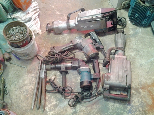 ขาย !! สกัดไฟฟ้า  ยี่ห้อ มากีต้า4ตัว พร้อมใช้งาน  (แยกขาย)