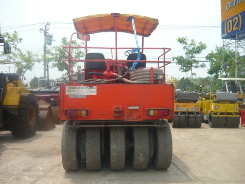 รถบด 9 ล้อยาง Sakai TS150 เพิ่งเหยียบถึงไทย ราคา 820,000