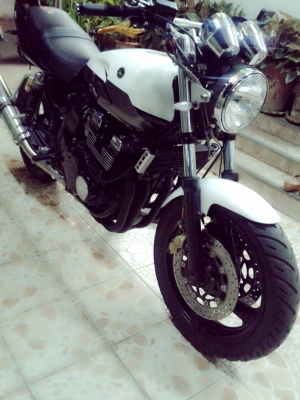 คุ้มโคตรๆ โอกาสทองมีไม่บ่อยครับ รีบๆนะครับ สภาพดีพร้อมใชังาน หาราคานี้ไม่มีแล้ว  ขายในราคา65,500ครับ xjr 400 ปี97 อินวอย สรรพสามิตรแท้  ขับกลับบ้านได้เลยคั