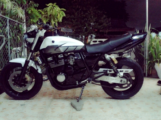 คุ้มโคตรๆ โอกาสทองมีไม่บ่อยครับ รีบๆนะครับ สภาพดีพร้อมใชังาน หาราคานี้ไม่มีแล้ว  ขายในราคา65,500ครับ xjr 400 ปี97 อินวอย สรรพสามิตรแท้  ขับกลับบ้านได้เลยคั