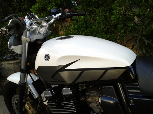 คุ้มโคตรๆ โอกาสทองมีไม่บ่อยครับ รีบๆนะครับ สภาพดีพร้อมใชังาน หาราคานี้ไม่มีแล้ว  ขายในราคา65,500ครับ xjr 400 ปี97 อินวอย สรรพสามิตรแท้  ขับกลับบ้านได้เลยคั