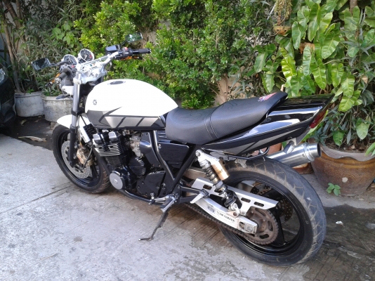 คุ้มโคตรๆ โอกาสทองมีไม่บ่อยครับ รีบๆนะครับ สภาพดีพร้อมใชังาน หาราคานี้ไม่มีแล้ว  ขายในราคา65,500ครับ xjr 400 ปี97 อินวอย สรรพสามิตรแท้  ขับกลับบ้านได้เลยคั