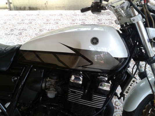 คุ้มโคตรๆ โอกาสทองมีไม่บ่อยครับ รีบๆนะครับ สภาพดีพร้อมใชังาน หาราคานี้ไม่มีแล้ว  ขายในราคา65,500ครับ xjr 400 ปี97 อินวอย สรรพสามิตรแท้  ขับกลับบ้านได้เลยคั