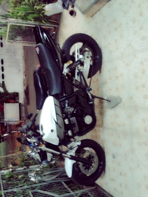 คุ้มโคตรๆ โอกาสทองมีไม่บ่อยครับ รีบๆนะครับ สภาพดีพร้อมใชังาน หาราคานี้ไม่มีแล้ว  ขายในราคา65,500ครับ xjr 400 ปี97 อินวอย สรรพสามิตรแท้  ขับกลับบ้านได้เลยคั