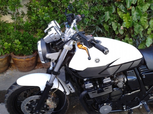 คุ้มโคตรๆ โอกาสทองมีไม่บ่อยครับ รีบๆนะครับ สภาพดีพร้อมใชังาน หาราคานี้ไม่มีแล้ว  ขายในราคา65,500ครับ xjr 400 ปี97 อินวอย สรรพสามิตรแท้  ขับกลับบ้านได้เลยคั