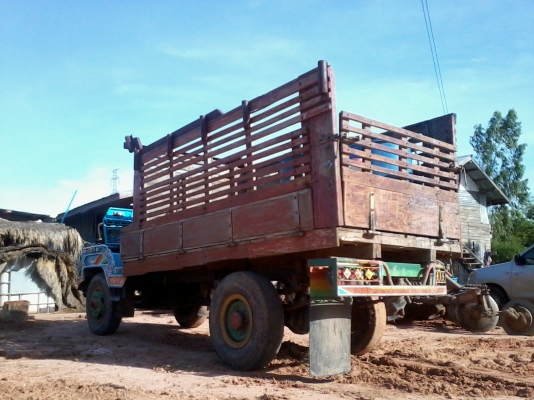 ขายรถอีแต๋น/รถบ้าน ใช้งานปกติจ้า พร้อมเครื่อง เพิ่งทำสีใหม่ เพิ่งเดินไฟใหม่ทั้งคัน คอกเดิม