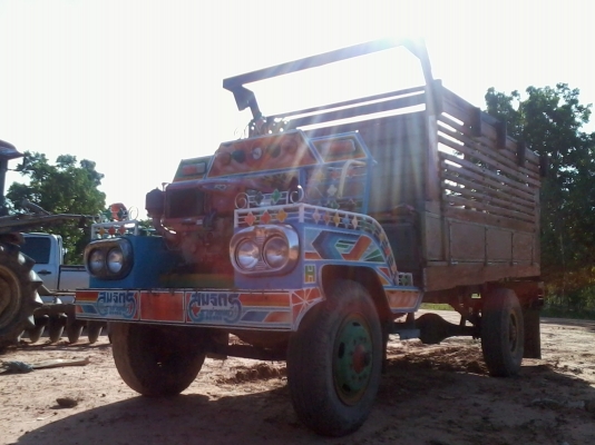 ขายรถอีแต๋น/รถบ้าน ใช้งานปกติจ้า พร้อมเครื่อง เพิ่งทำสีใหม่ เพิ่งเดินไฟใหม่ทั้งคัน คอกเดิม