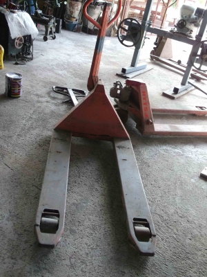 ขายเหมา แฮนด์ลิฟท์ 4 ตัว พี่ชวลิต จองแล้ว ขายเหมา แฮนด์ลิฟท์ 4 ตัว พี่ชวลิต จองแล้ว