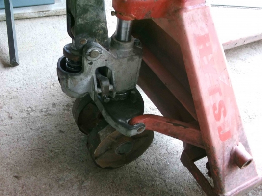 ขายเหมา แฮนด์ลิฟท์ 4 ตัว พี่ชวลิต จองแล้ว ขายเหมา แฮนด์ลิฟท์ 4 ตัว พี่ชวลิต จองแล้ว