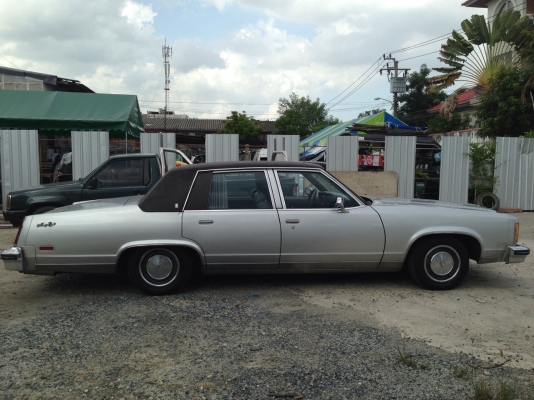 ขายรถอเมริกัน Oldsmobile รุ่น Ninety Eight ปี 1978 ตัวท็อป เบาะคู่หน้าปรับไฟฟ้า เกียร์ออโต้ มีเล่มทะเบียนพร้อมโอน ขายรถอเมริกัน Oldsmobile รุ่น Ninety Eight ปี 1978 ตัวท็อป เบาะคู่หน้าปรับไฟฟ้า เกียร์ออโต้ มีเล่มทะเบียนพร้อมโอน