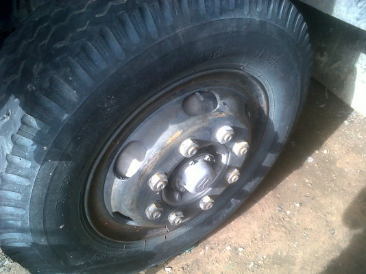 ขายด่วน อีชุชุ เด้ก้า 200 แรง  ยาว 7.20  เมตร  ยาง 9.00  พร้อมใช้