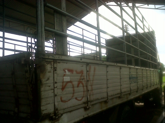 ขายด่วน อีชุชุ เด้ก้า 200 แรง  ยาว 7.20  เมตร  ยาง 9.00  พร้อมใช้