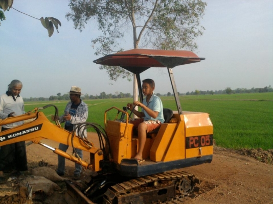 ขาย รถ backhoe komatsu PC05 ขายพี่ พิทัก 087-638-2882