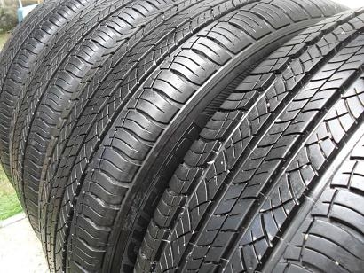 ขายยาง MICHELIN LATITUDE ปี4711(3เส้น) ปี3808(1เส้นเป็นยางอะไหล่) 215/65/16 ราคา 3,800 ดูของแถวปากเกร็ด สนใจติดต่อ 090-676-4651 เบียร์ครับ