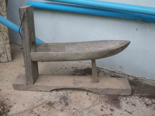 เครื่องหั่นใบยาสูบ เก่าเก็บ ไม้สัก เครื่องหั่นใบยาสูบ เก่าเก็บ ไม้สัก