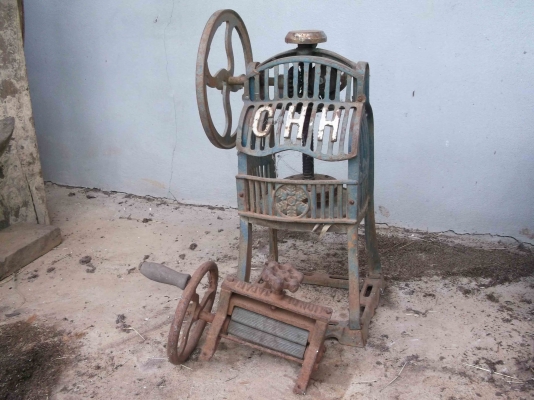 เครื่องใสน้ำแข็งกับเครื่องบดปลาหมึก ขายพี่ พงษ์ แล้ว