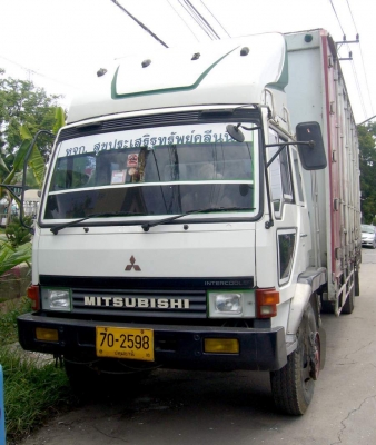 รถตู้บรรทุก 6 ล้อ ตู้ 10บาน 7.2เมตร MITSU FUSO FK457 6D16 Turbo