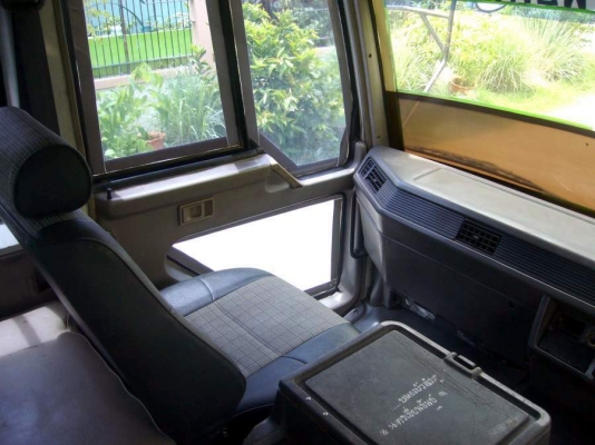 รถตู้บรรทุก 6 ล้อ ตู้ 10บาน 7.2เมตร MITSU FUSO FK457 6D16 Turbo