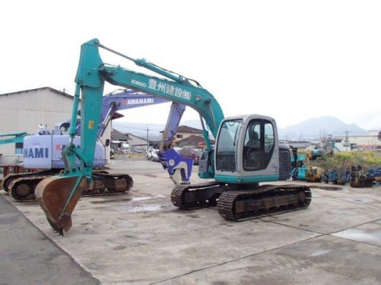 ขายรถขุด SK135SR-1E  YY02-03006  รถสภาพดี สวยทั้งคันรถจอดที่ จังหวัดสมุทรปราการ สนใจติดต่อเจี๊ยบเลยค่ะ 087-3310254  เจี๊ยบค่ะ