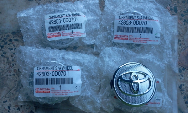 ขายฝาครอบดุมล้อtoyotaใหม่จากศูนย์