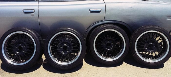 ล้อเยอรมัน 5รู112ขอบ17 พร้อมยางjapan ขายถูกๆ 8500-