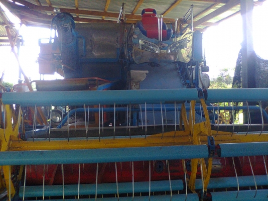 ขายรถเกี่ยวข้าวอุ้มศักดิ์พัฒนาบิ๊ก37 ติดอุ้มแล้ว