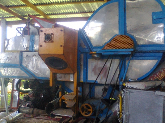 ขายรถเกี่ยวข้าวอุ้มศักดิ์พัฒนาบิ๊ก37 ติดอุ้มแล้ว