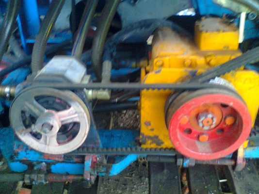 ขายรถเกี่ยวข้าวอุ้มศักดิ์พัฒนาบิ๊ก37 ติดอุ้มแล้ว