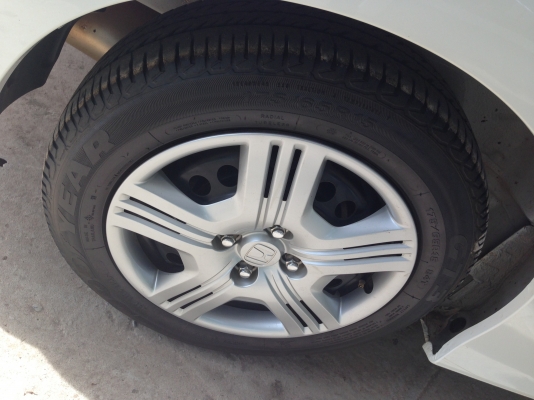 HONDA CITY VTEC 1.5 MT ปี 2011 รถบ้านสีบางเดิมๆทั้งคัน เจ้าของใช้งานน้อยใช้งานรักษา วิ่งได้ 50,344 กม.สวยจัดทั้งคัน เครื่องแห้งแรงดี ภายในเก๋งสวยหรู CD เบาะหนัง พ.เพาเวอร์ ก.ไฟฟ้า ช่วงล่างยางสภาพดี 80\% พร้อมใช้งานได้เลย เอกสารทะเบียนภาษีครบพร้อมโอน ราคาต่