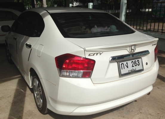 HONDA CITY VTEC 1.5 MT ปี 2011 รถบ้านสีบางเดิมๆทั้งคัน เจ้าของใช้งานน้อยใช้งานรักษา วิ่งได้ 50,344 กม.สวยจัดทั้งคัน เครื่องแห้งแรงดี ภายในเก๋งสวยหรู CD เบาะหนัง พ.เพาเวอร์ ก.ไฟฟ้า ช่วงล่างยางสภาพดี 80\% พร้อมใช้งานได้เลย เอกสารทะเบียนภาษีครบพร้อมโอน ราคาต่