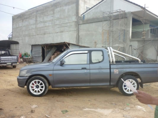 ขายรถกระบะมิตซูบิชิ สตราด้า สีเทา ปี43 ราคา 210,000 บาท สนใจติดต่อคุณหนึ่ง 085-226-9439 ขายรถกระบะมิตซูบิชิ สตราด้า สีเทา ปี43 ราคา 210,000 บาท สนใจติดต่อคุณหนึ่ง 085-226-9439