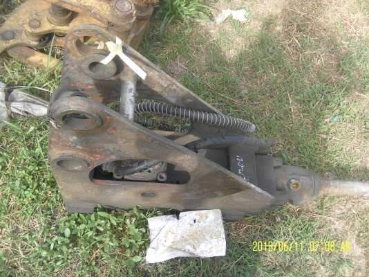 หัวกระแทกรถแม็กโครpc20เก่านอกขายถูก72000บาทโทร0816426706