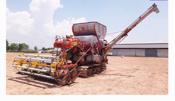 ขายรถเกี่ยวข้าวไอ้หนุ่มไวไฟปี 48