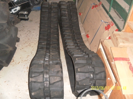 แทรคยางแม็คโครPC20-38UU1คู่ราคา48000บาท ของใหม่