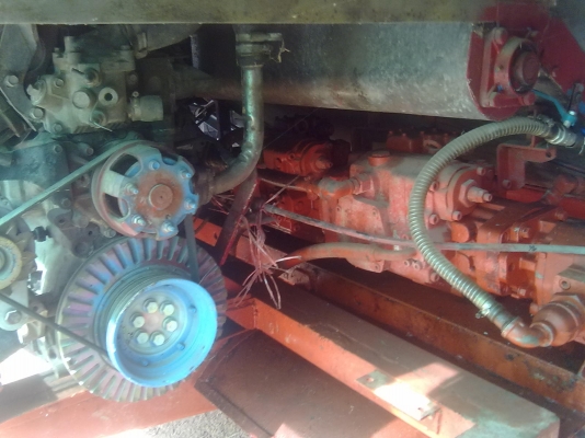 ขายรถเกี่ยวข้าวอุ้ม+รองกระสอบ 2.5ตัน