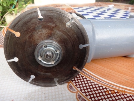 เครื่องเจียรไฟฟ้าMakitaรุ่น 9500NB สภาพใหม่ ราคาถูก เครื่องเจียรไฟฟ้าMakitaรุ่น 9500NB สภาพใหม่ ราคาถูก