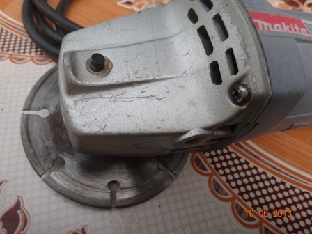 เครื่องเจียรไฟฟ้าMakitaรุ่น 9500NB สภาพใหม่ ราคาถูก เครื่องเจียรไฟฟ้าMakitaรุ่น 9500NB สภาพใหม่ ราคาถูก