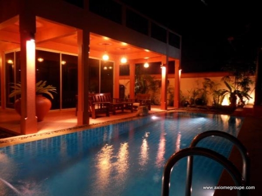 บ้าน 2 ชั้น หลังบ้านติดทะเล นาจอมเทียน พัทยา