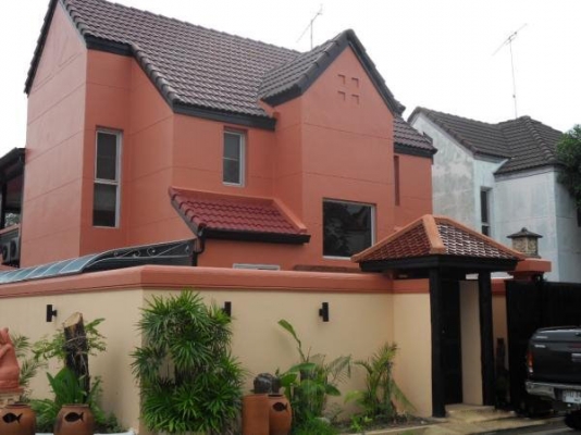 บ้าน 2 ชั้น หลังบ้านติดทะเล นาจอมเทียน พัทยา