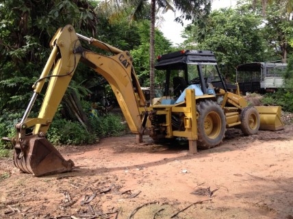 ขายรถตักหน้าขุดหลัง CAT 428B พวงมาลัยเพาเวอร์ ขนาด 1 เพลา สภาพพร้อมใช้งาน ราคา 600,000 บาท