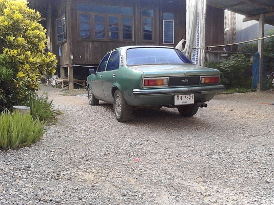 ขายรถเก๋งโบราณ Izusu Gemini 2523