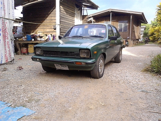 ขายรถเก๋งโบราณ Izusu Gemini 2523