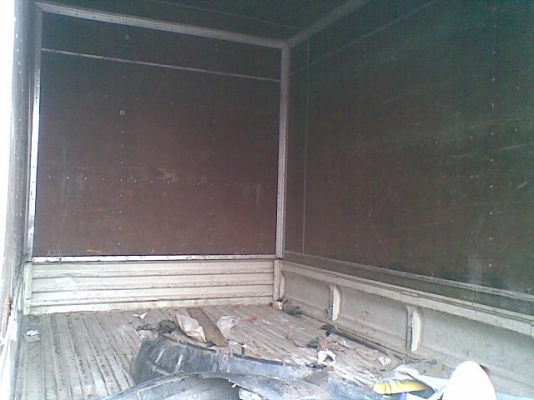 ขาย4ล้อเกียร์บรรทุก2700เป็นตู้แห้ง แอร์เย็นฉ่ำ พวงมาลัยพาวเวอร์ เครื่องวางใหม่เอี่ยม อีซูซุ4JG2ดีเซล100แรงม้า สภาพดี