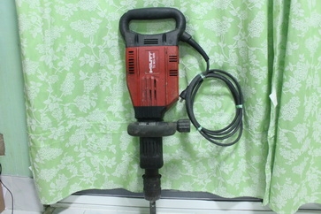 เครื่องสกัดคอนกรีตไฟฟ้า ยี่ห้อ ฮิลติ TE905 AVR กำลังสูงพร้อมใช้ครับ